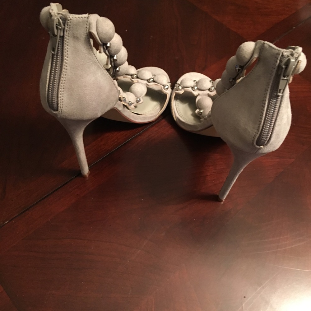 Lt. Grey Suede Heels - Picture 4 of 5